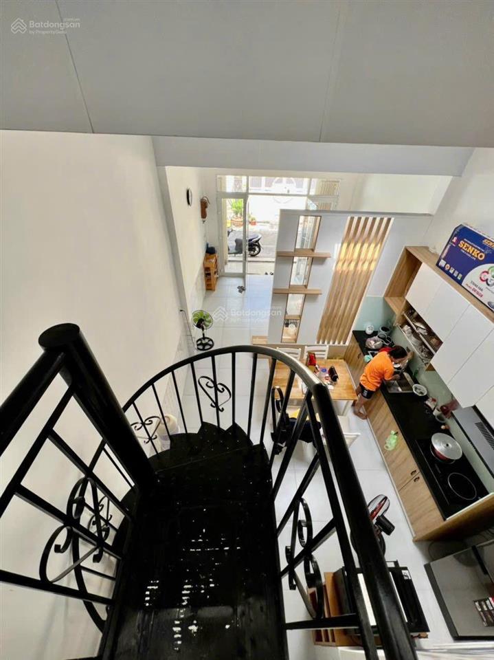9 triệu  nhà đẹp hẻm 36 huỳnh thiện lộc, tân phú có 2pn.