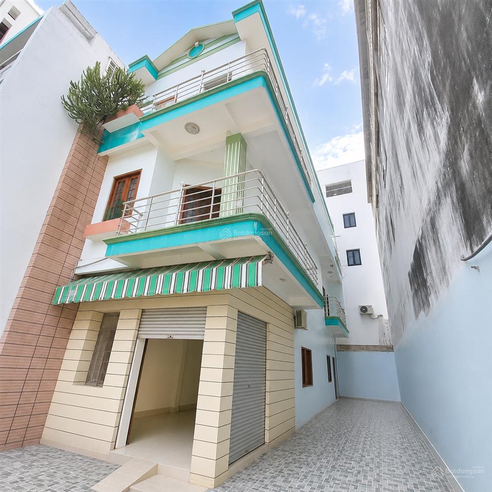 Cho thuê nhà mt hiền vương, tân phú, 8x20m, sân rộng đậu nhiều ô tô, 1 trệt 2 lầu, 26 triệu/tháng