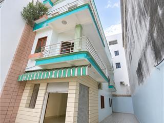 Cho thuê nhà mt hiền vương, tân phú, 8x20m, sân rộng đậu nhiều ô tô, 1 trệt 2 lầu, 26 triệu/tháng