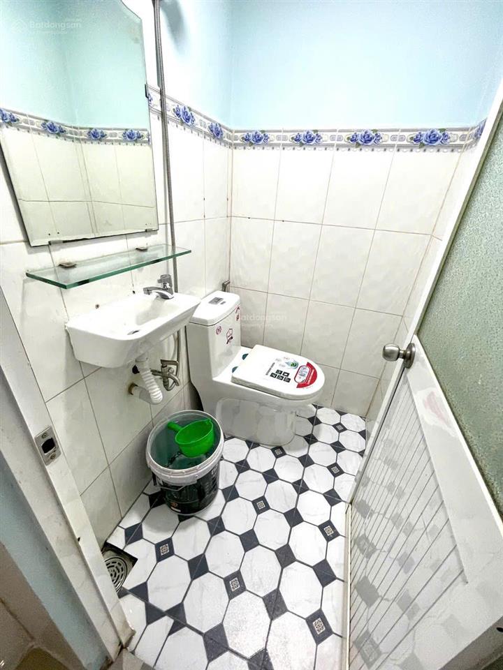 Bán nhà chính chủ đường phú định, p.16, q.8  3x5,5m  1 trệt 1 lầu  giá chỉ 1 tỷ 280