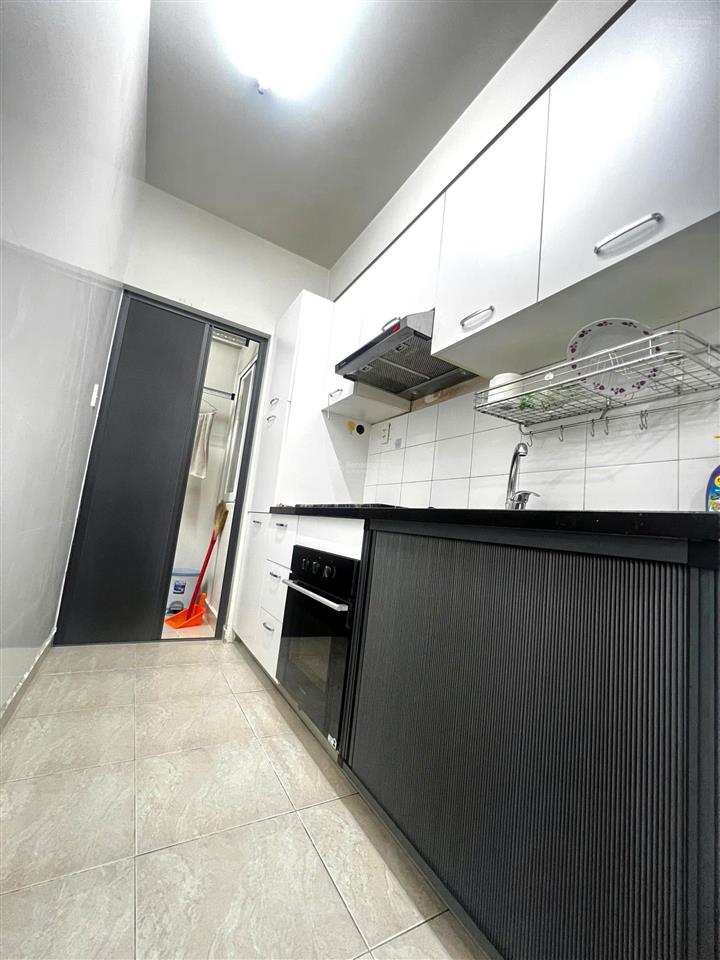 Chính chủ bán căn hộ ehome3  lầu 6 có ban công, sổ hồng riêng, 64m2, 2pn+2wc