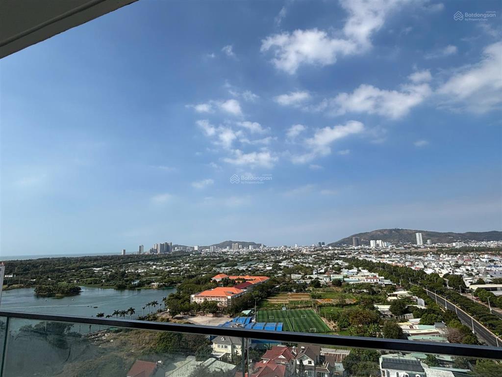 Hiếm có 1 căn 2 phòng ngủ b. 0604 tầng cao mua trực tiếp cdt view biển, thành phố vũng tàu