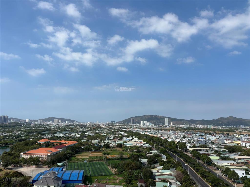 Hiếm có 1 căn 2 phòng ngủ b. 0604 tầng cao mua trực tiếp cdt view biển, thành phố vũng tàu