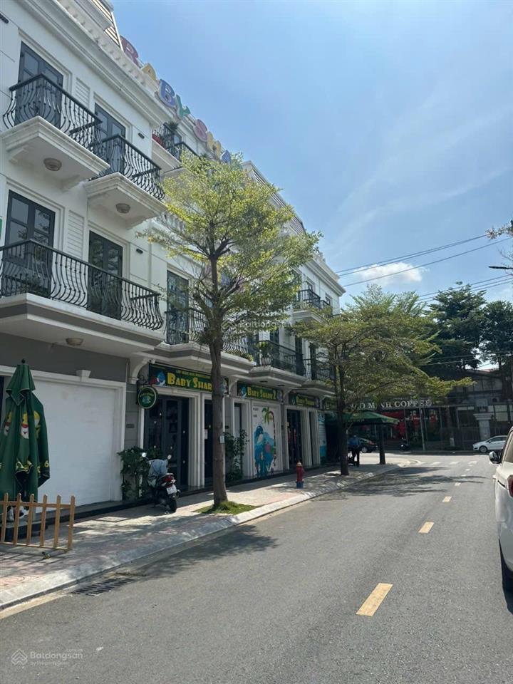 Bán shophouse vincom số 1 hùng vương, tp mỹ tho, 1 trệt 2 lầu + 1 tum. giá 10 tỷ