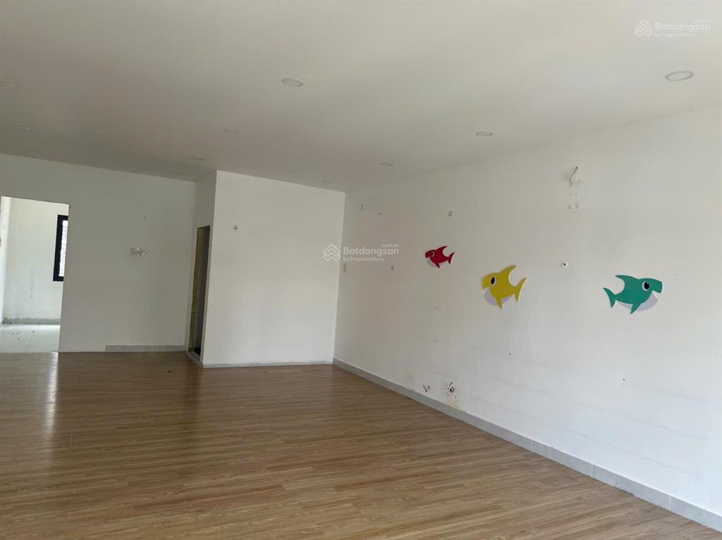 Bán shophouse vincom số 1 hùng vương, tp mỹ tho, 1 trệt 2 lầu + 1 tum. giá 10 tỷ