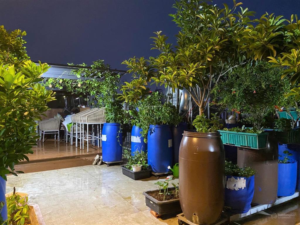 Bán gấp nhà mặt phố kinh doanh  đất thánh phường 6 quận tân bình.  0903 827 ***