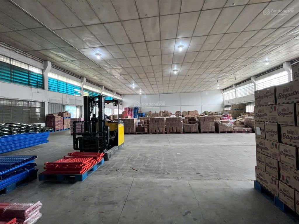 Kho xưởng đepj trần cao 8m vuông vức tặng văn phòng không tính tiền, cont 24/7