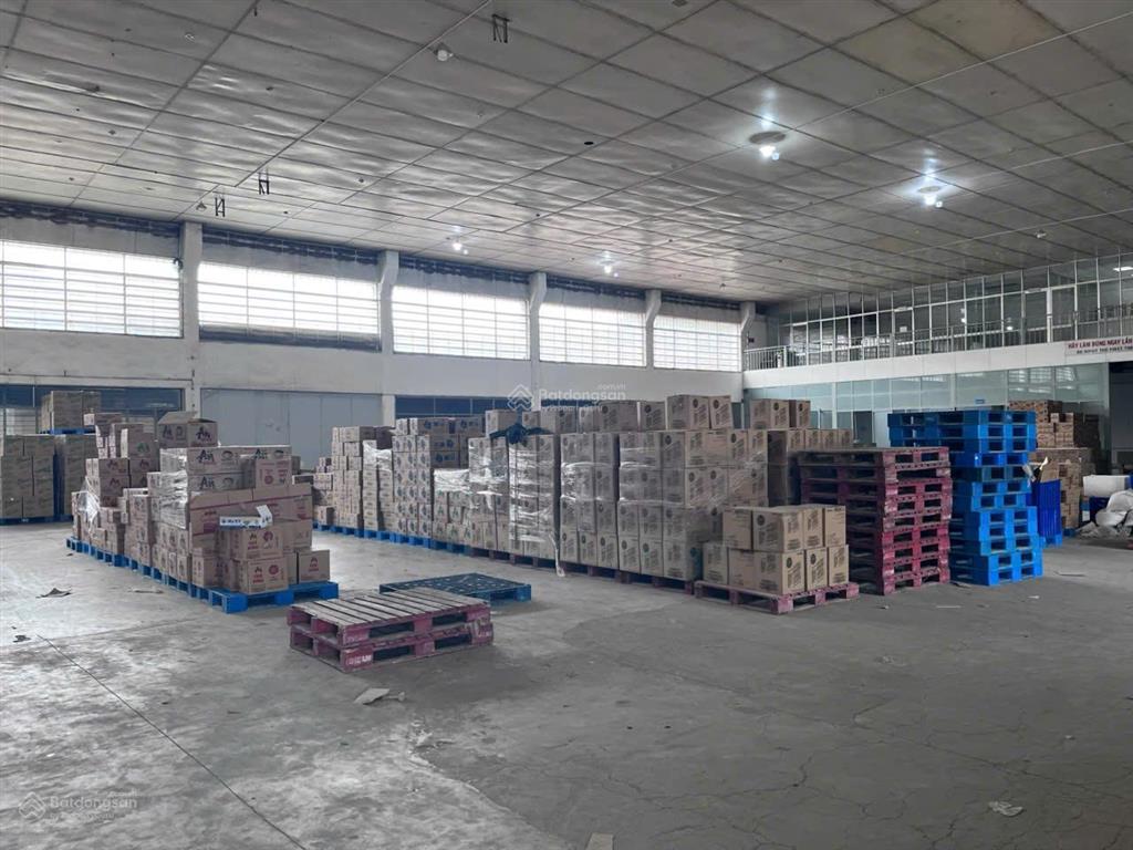 Kho xưởng đepj trần cao 8m vuông vức tặng văn phòng không tính tiền, cont 24/7