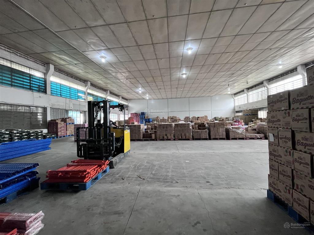Cho thuê kho 600m2 đường cont ngày đêm ql1a linh xuân