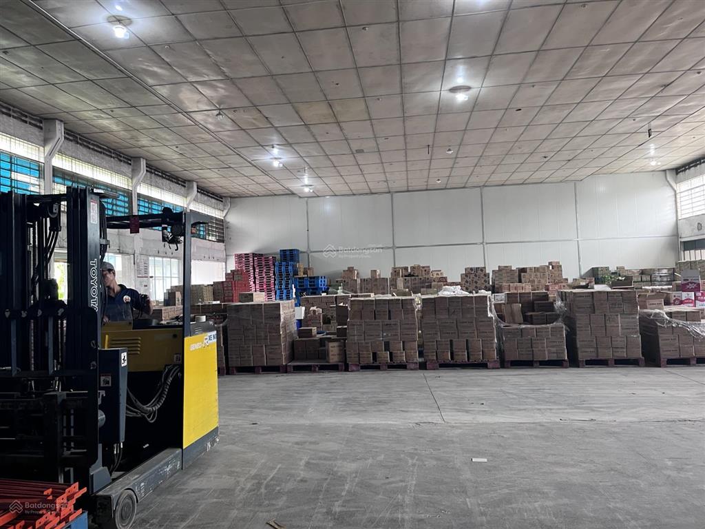 Cho thuê kho 600m2 đường cont ngày đêm ql1a linh xuân