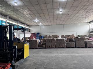 Cho thuê kho 600m2 đường cont ngày đêm ql1a linh xuân