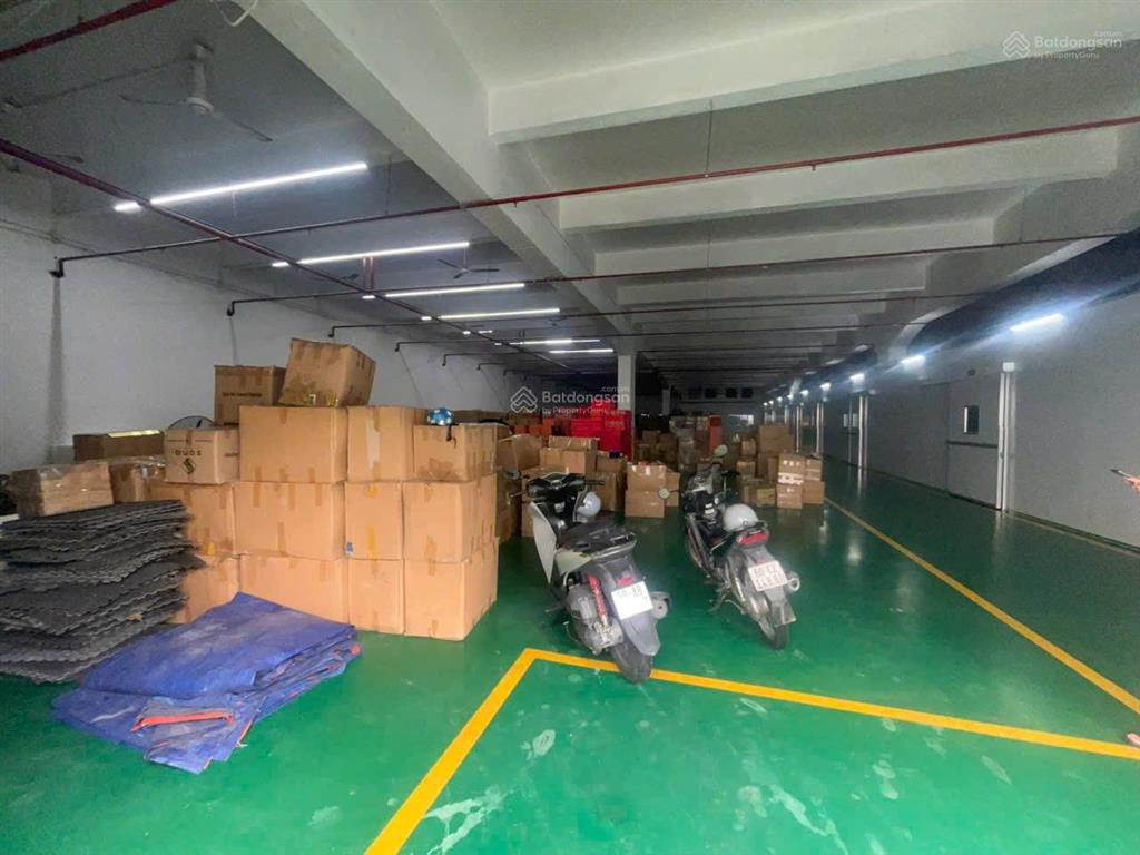 Kho xưởng đạt chuẩn nền epoxy 600m2, cont 24/24