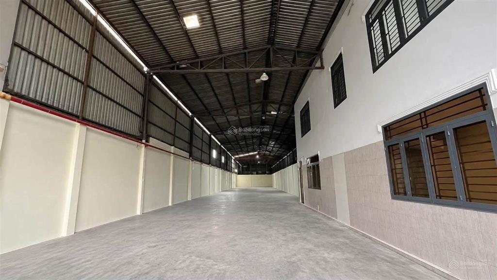 Kho xưởng mới đẹp 850m2 đủ pccc đường cont gần chợ đầu mối