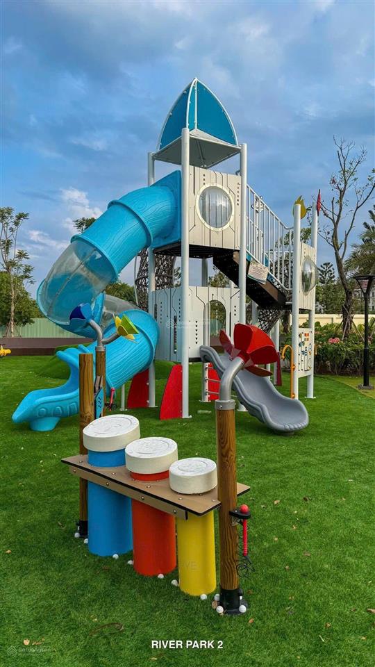 Gấp gấp.biệt thự khu valencia( river park 2)8x19.5, vị trí siêu đẹp 3 mặt thoáng, liền kề công viên