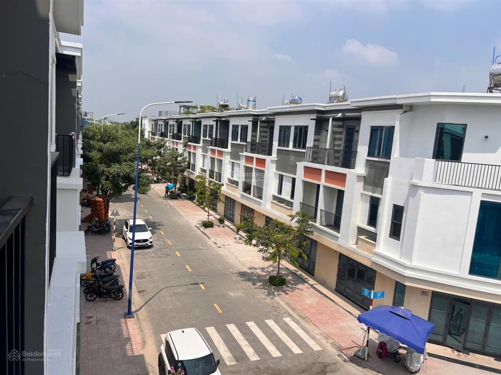 Gấp gấp.biệt thự khu valencia( river park 2)8x19.5, vị trí siêu đẹp 3 mặt thoáng, liền kề công viên