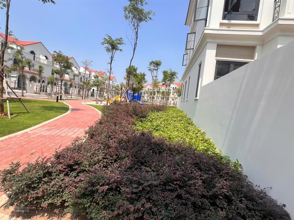 Gấp gấp.biệt thự khu valencia( river park 2)8x19.5, vị trí siêu đẹp 3 mặt thoáng, liền kề công viên