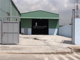 Cần bán nhà xưởng xã mỹ hạnh , dt khuôn viên 2000 m2 nhà xưởng 1000 m2 giá 18 tỷ