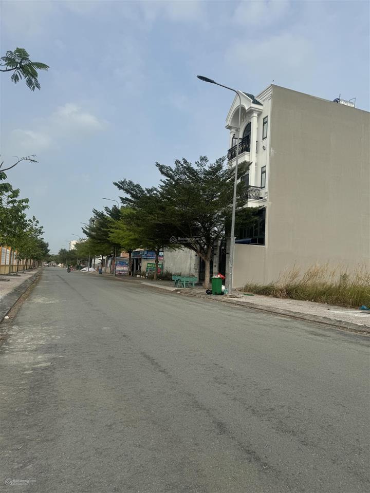 Cần bán góc + bụng view hồ sinh thái kdc tân đô, sổ hồng sẵn, giá 5 tỷ 300 tr
