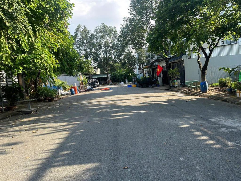 Bán lô 150m2  6,499 tỷ  kdc vĩnh phú 1  shr!  0938 496 ***