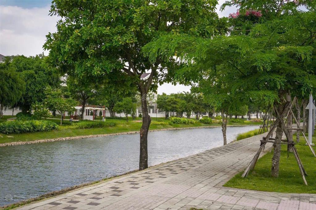 Cần bán nhà phố aqua riverpark2 5x19.5m giá 4.8 tỷ.  0909 772 *** thu ngân