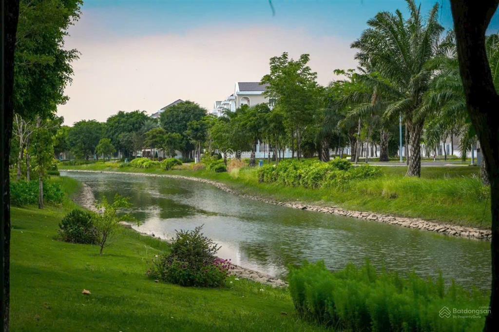 Cần bán nhà phố aqua riverpark2 5x19.5m giá 4.8 tỷ.  0909 772 *** thu ngân