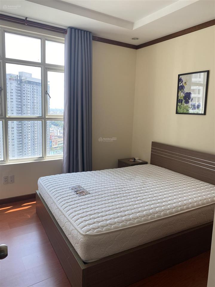Bán căn hộ chung cư hoàng anh thanh bình khu himlam q. 7 dt 113.7m2 có 3pn căn góc, ban công 5,7 tỷ