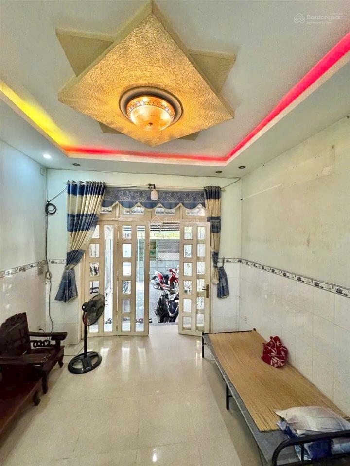 Q2 hàng hiếm  nhà mặt tiền 62m2 giá chỉ 6ty980tr