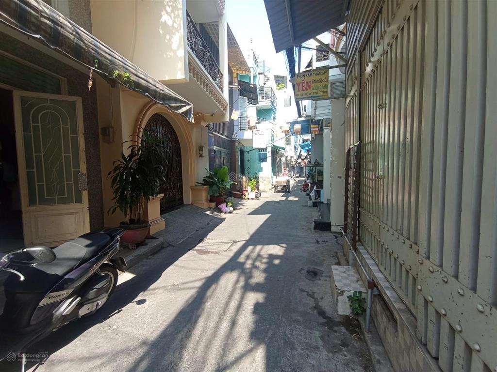 Nhà góc 2 mặt hẻm  full mới  dọn vào ở ngay