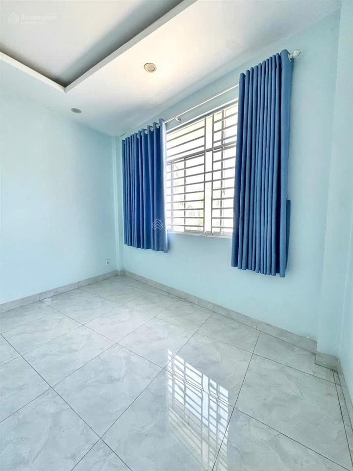 Nhà mặt tiền dt 47,6 m hướng tây bắc. đường số 11, p. bình trưng q2