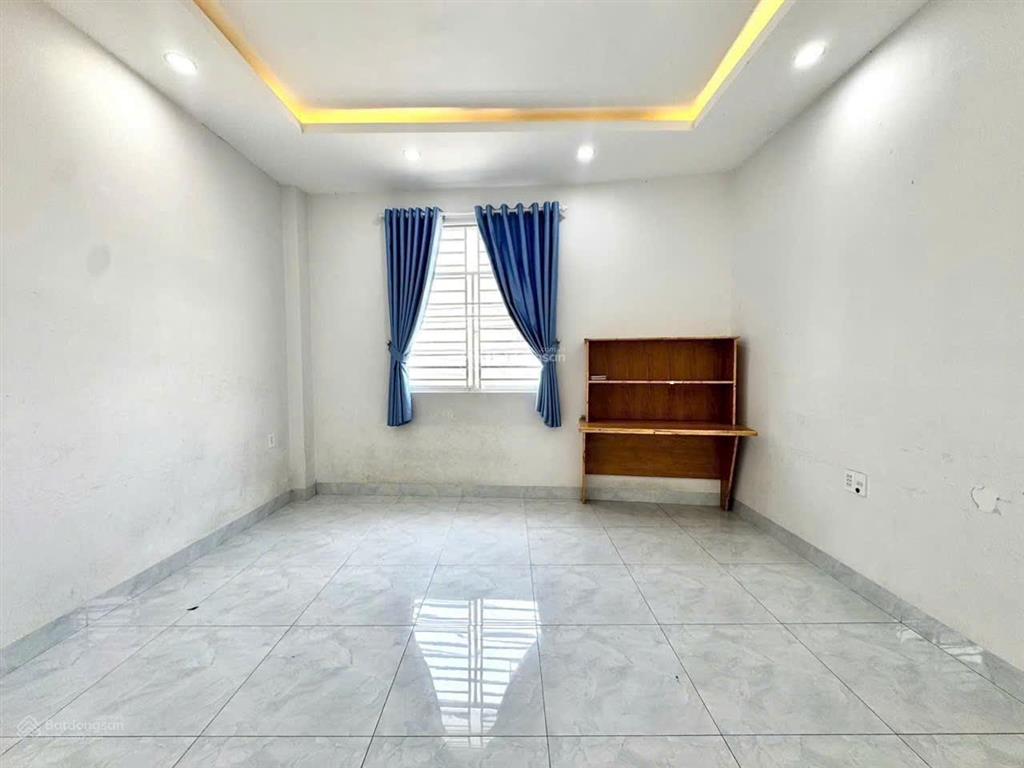 Nhà mặt tiền dt 47,6 m hướng tây bắc. đường số 11, p. bình trưng q2