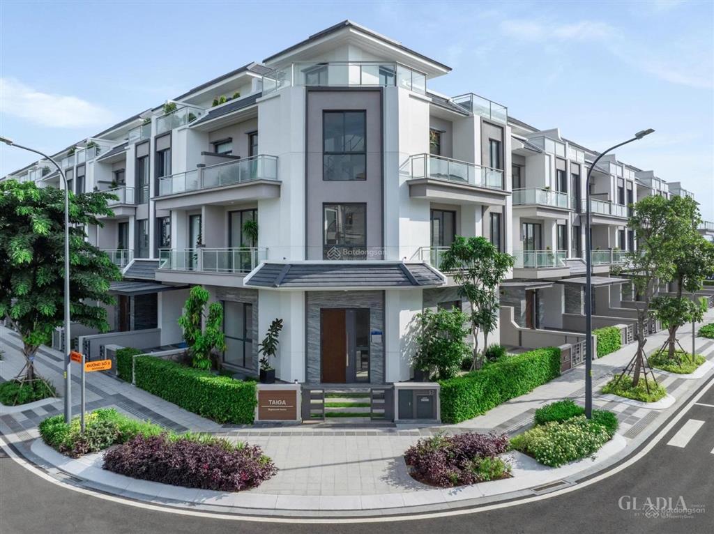 Biệt thự song lập 1 trệt 3 lầu, dtxd 246,4m đường 25m. tổng giá đã gồm vat 46,296 tỷ mua từ cđt