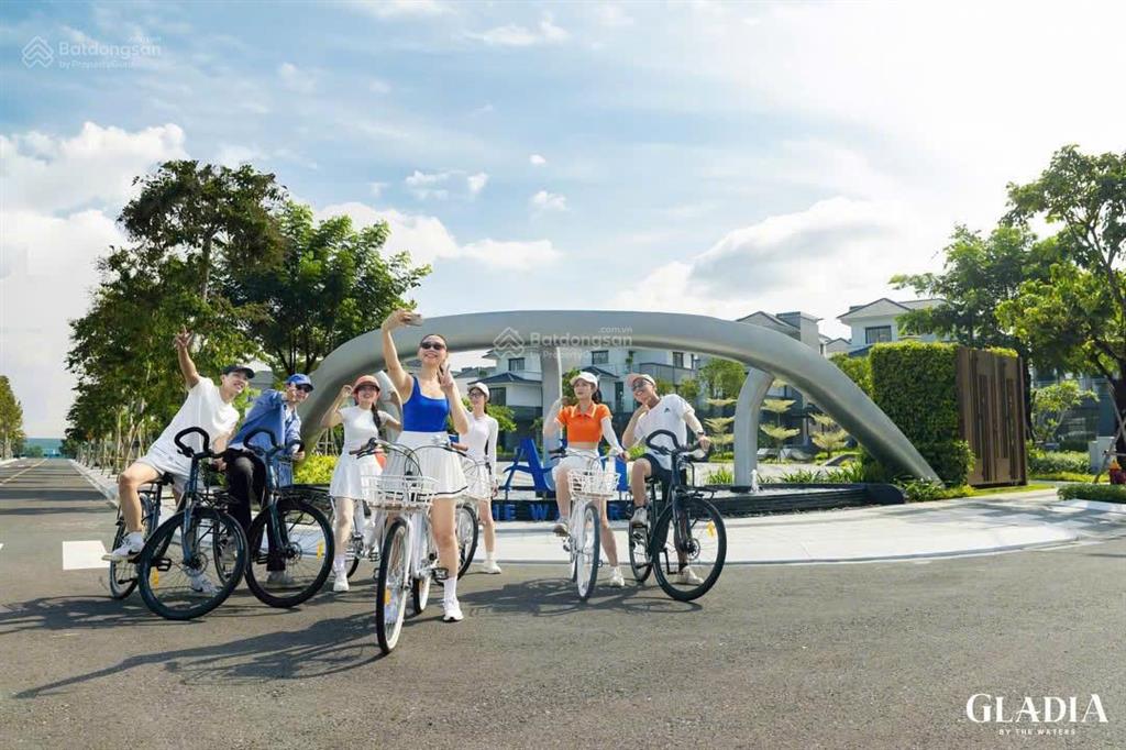 Biệt thự song lập 1 trệt 3 lầu, dtxd 246,4m đường 25m. tổng giá đã gồm vat 46,296 tỷ mua từ cđt