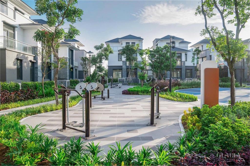 Nhà phố liên kế vườn 41,052 tỷ full đầy đủ nội thất đường 25m. nhà mới 100% mua trực tiếp cđt