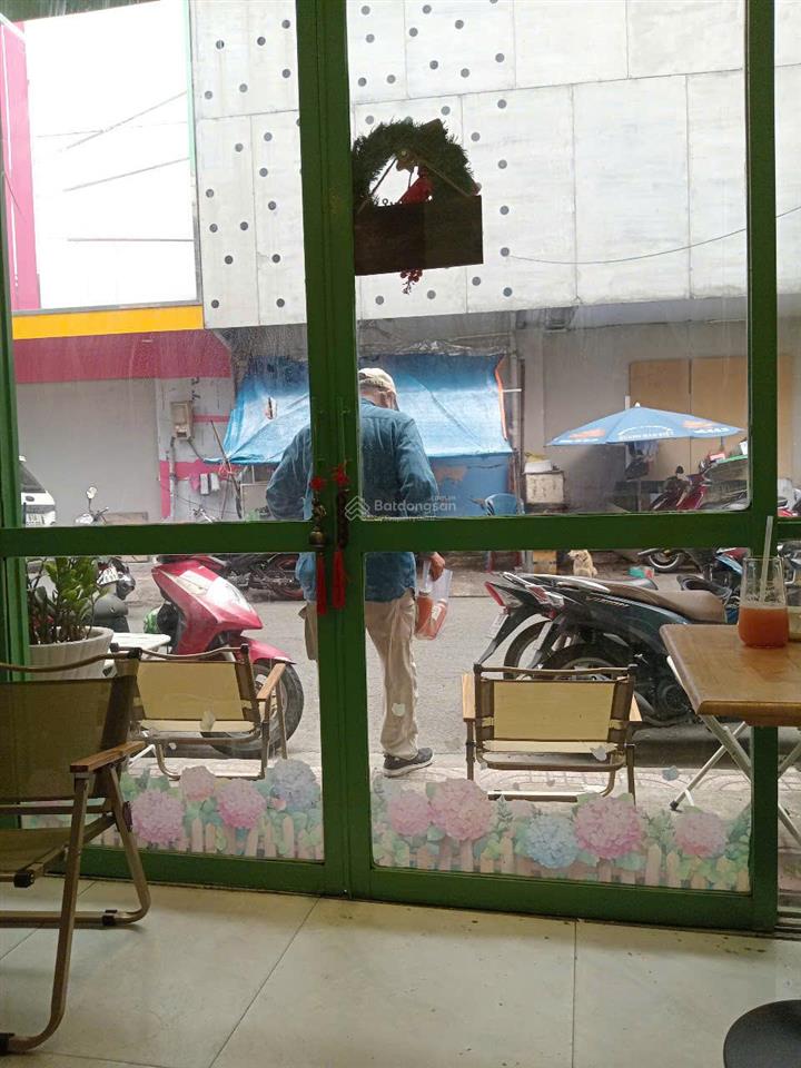 Bán nhà mặt tiền 3 tầng ngay trung tâm, nhiều văn phòng, ngân hàng