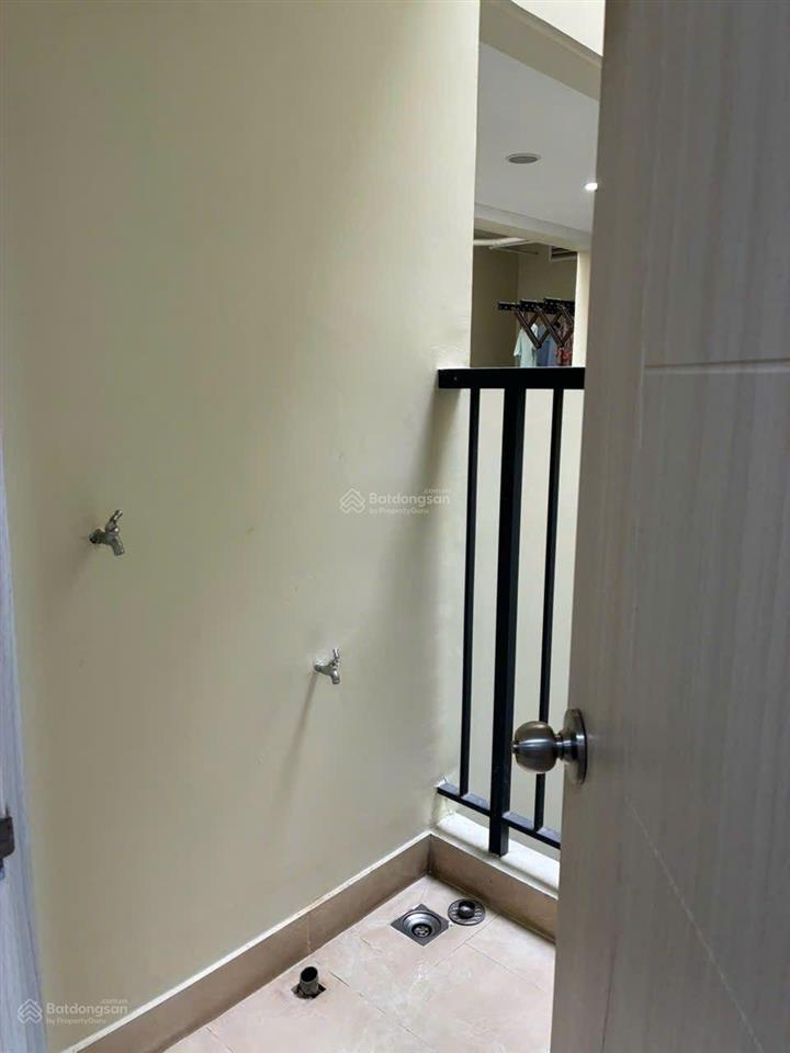 Cần cho thuê căn 2pn, 67m2, nhà có nội thất tương đối, hướng mát ở được ngay