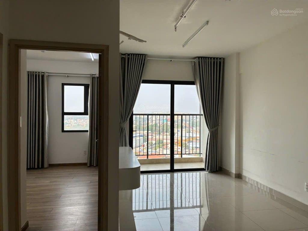 Cần cho thuê căn 2pn, 67m2, nhà có nội thất tương đối, hướng mát ở được ngay