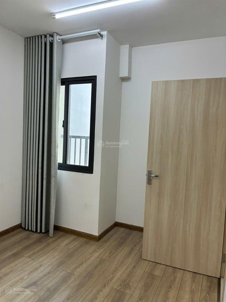 Cần cho thuê căn 2pn, 67m2, nhà có nội thất tương đối, hướng mát ở được ngay