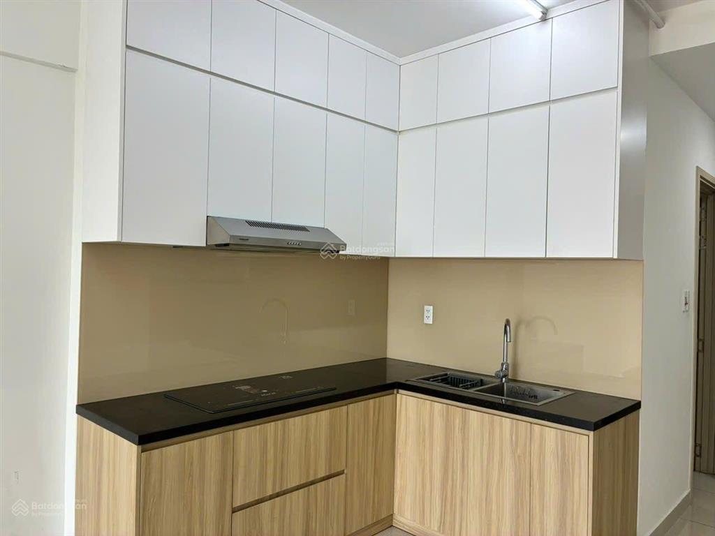 Cần cho thuê căn 2pn, 67m2, nhà có nội thất tương đối, hướng mát ở được ngay