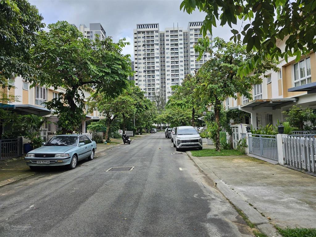 Nhà phố trong khu biệt lập eco xuân, khu compond, đủ tiện tích hồ bơi, tennis,... giá 6ty7