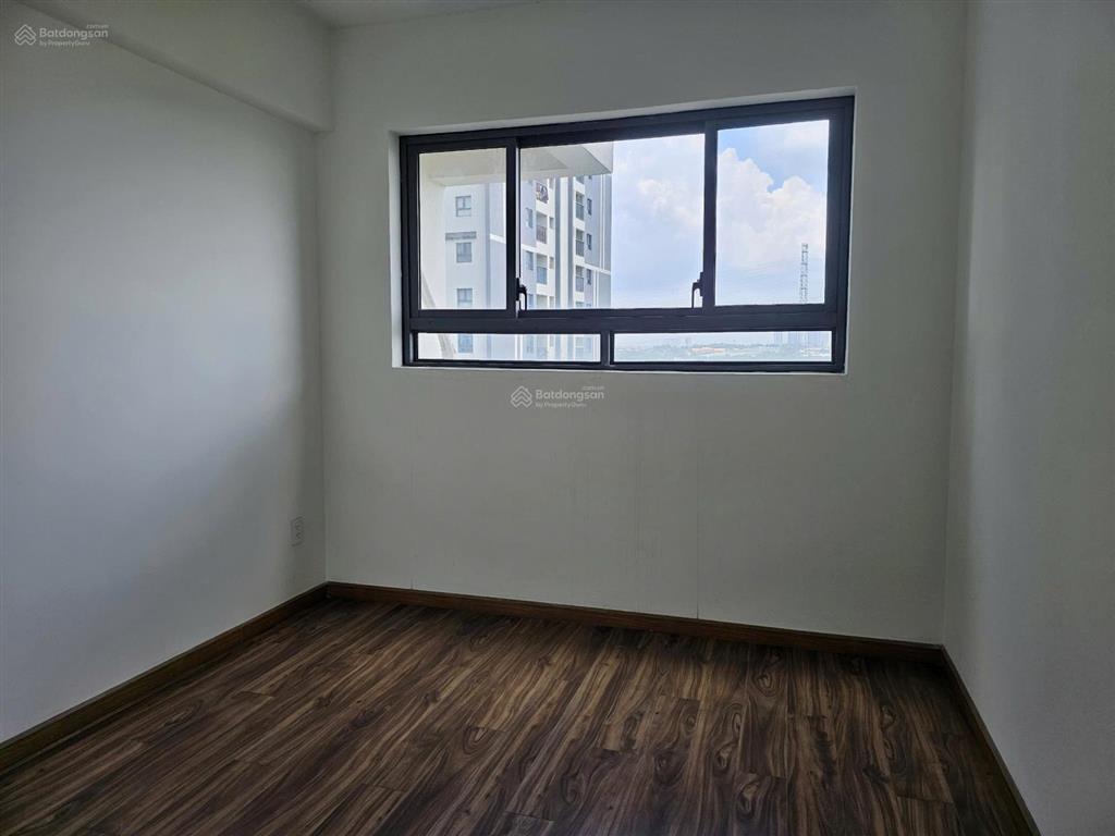Căn hộ góc, 3pn, 2wc, nhà hoàn thiện có bếp rèm, giá bán tốt chỉ 2,65 tỷ (còn tl), shr cc ngay