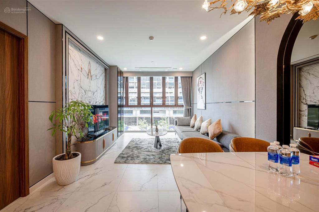 Cần bán gấp căn góc 93 m2 3pn 2wc, lầu cao, view sông sg giá bán 9.5 tỷ,  0908 103 ***