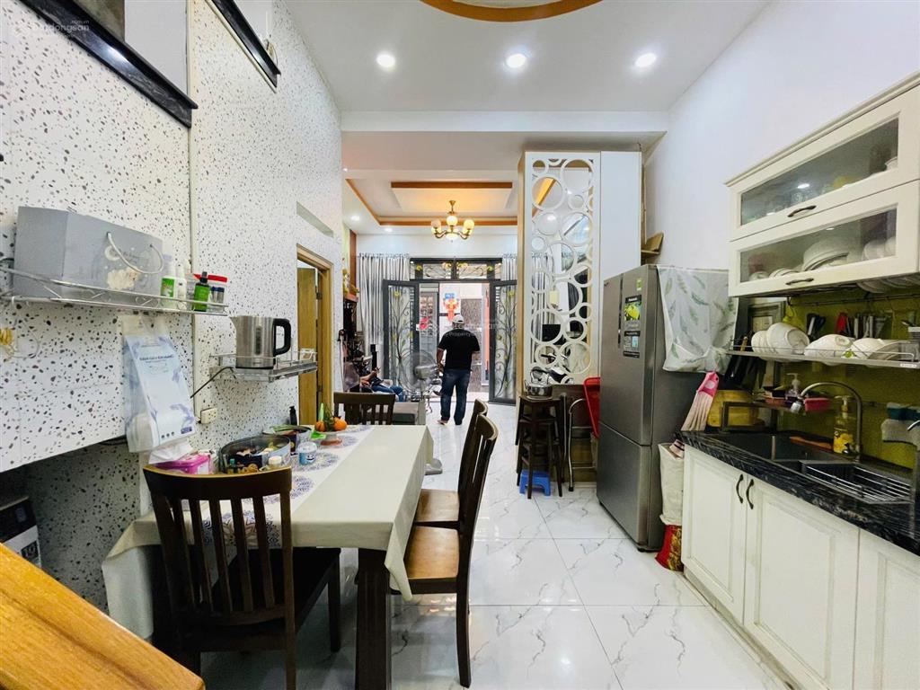 Bán gấp nhà riêng 32m2, 1 lầu đúc, giá 3,79 tỷ ở tỉnh lộ 10, p bình trị đông, q bình tân, hcm