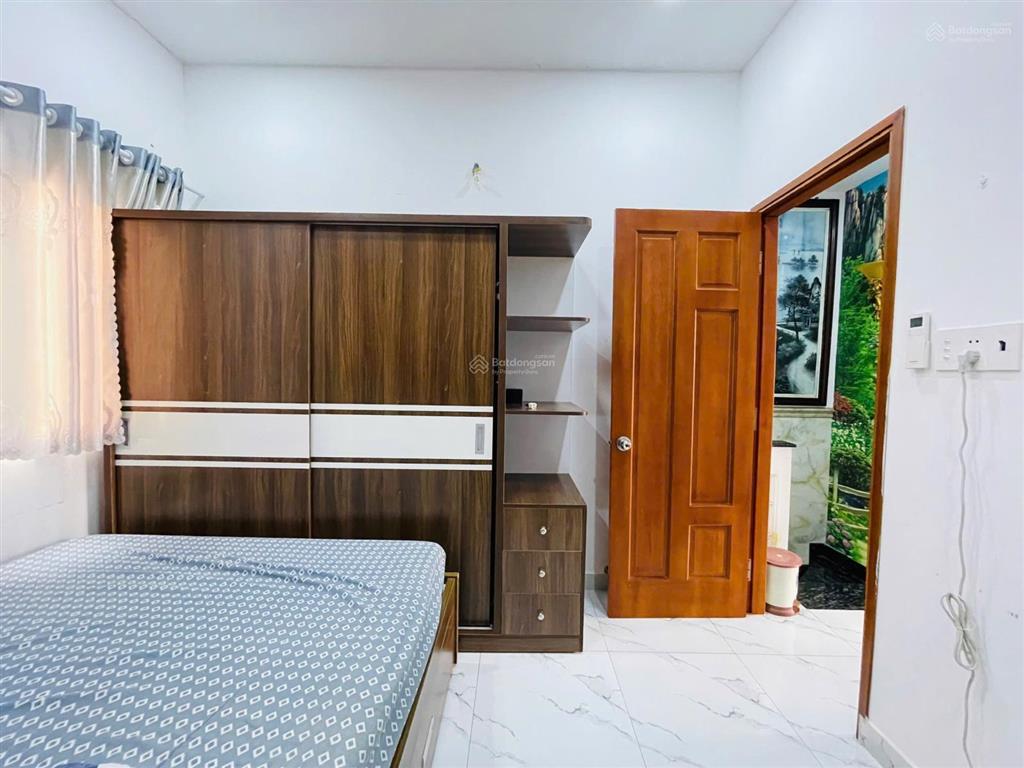 Bán gấp nhà riêng 32m2, 1 lầu đúc, giá 3,79 tỷ ở tỉnh lộ 10, p bình trị đông, q bình tân, hcm