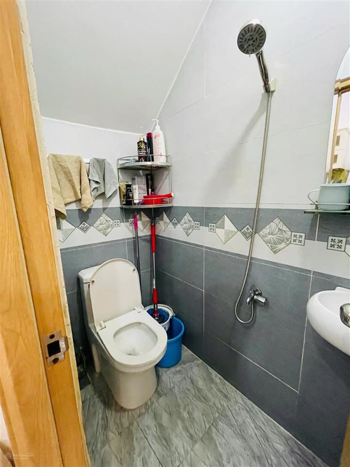 Bán gấp nhà riêng 32m2, 1 lầu đúc, giá 3,79 tỷ ở tỉnh lộ 10, p bình trị đông, q bình tân, hcm