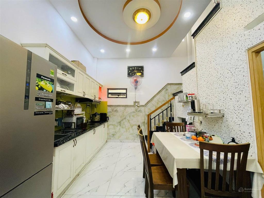 Bán gấp nhà riêng 32m2, 1 lầu đúc, giá 3,79 tỷ ở tỉnh lộ 10, p bình trị đông, q bình tân, hcm