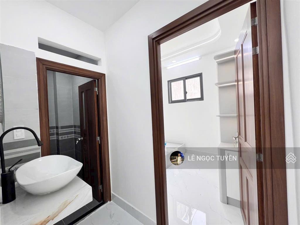 Hiếm! nhà mới 3 phòng ngủ, chỉ 4tỷ250 ngay trung tâm chợ cầu đồng  ngã 4 ga, dân cư đông đúc