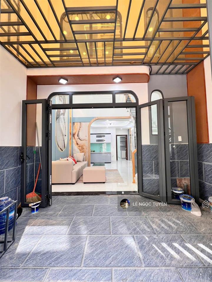 Hiếm! nhà mới 3 phòng ngủ, chỉ 4tỷ250 ngay trung tâm chợ cầu đồng  ngã 4 ga, dân cư đông đúc