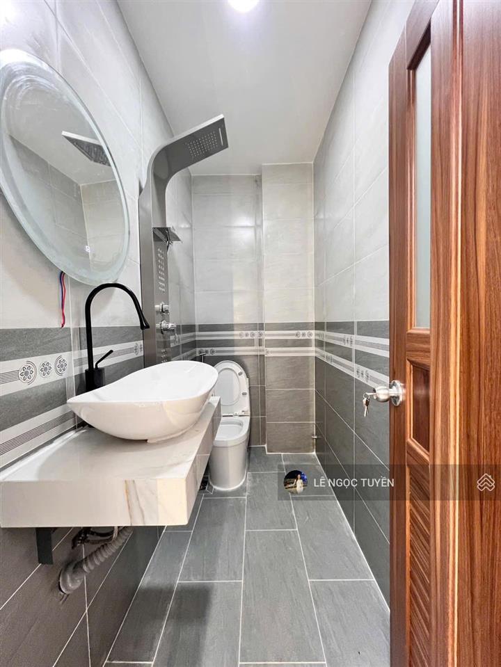 Hiếm! nhà mới 3 phòng ngủ, chỉ 4tỷ250 ngay trung tâm chợ cầu đồng  ngã 4 ga, dân cư đông đúc