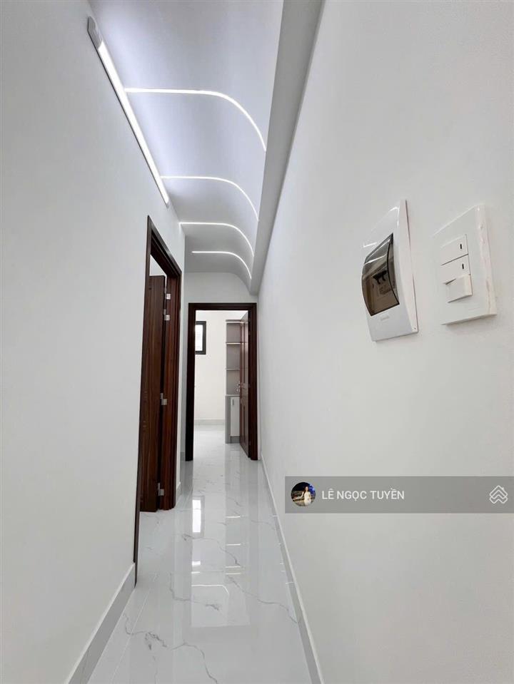 Hiếm! nhà mới 3 phòng ngủ, chỉ 4tỷ250 ngay trung tâm chợ cầu đồng  ngã 4 ga, dân cư đông đúc