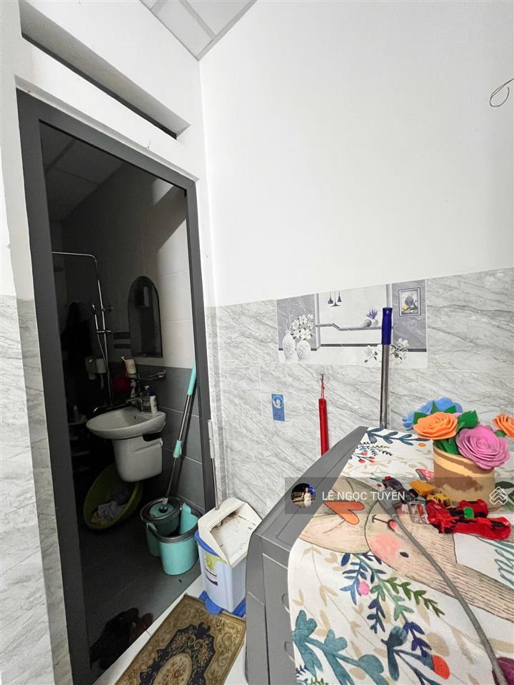 Nhà cho thuê 9tr, 2pn, 2wc, hẻm 301 vườn lài  an phú đông sát gò vấp 2ph xe máy